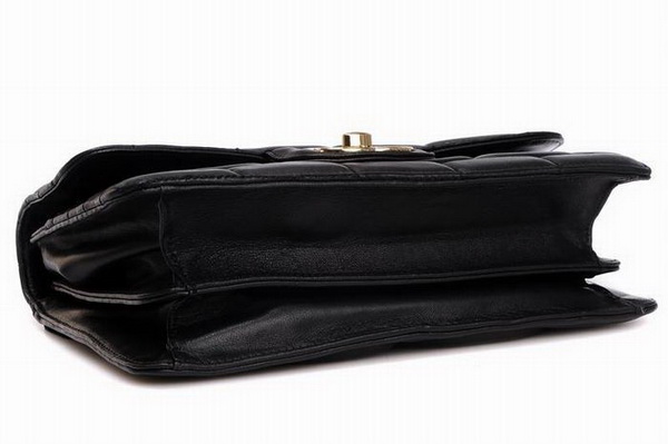 7A Replica Chanel CC Logo Lambskin Leather Flap Bags 002 Black